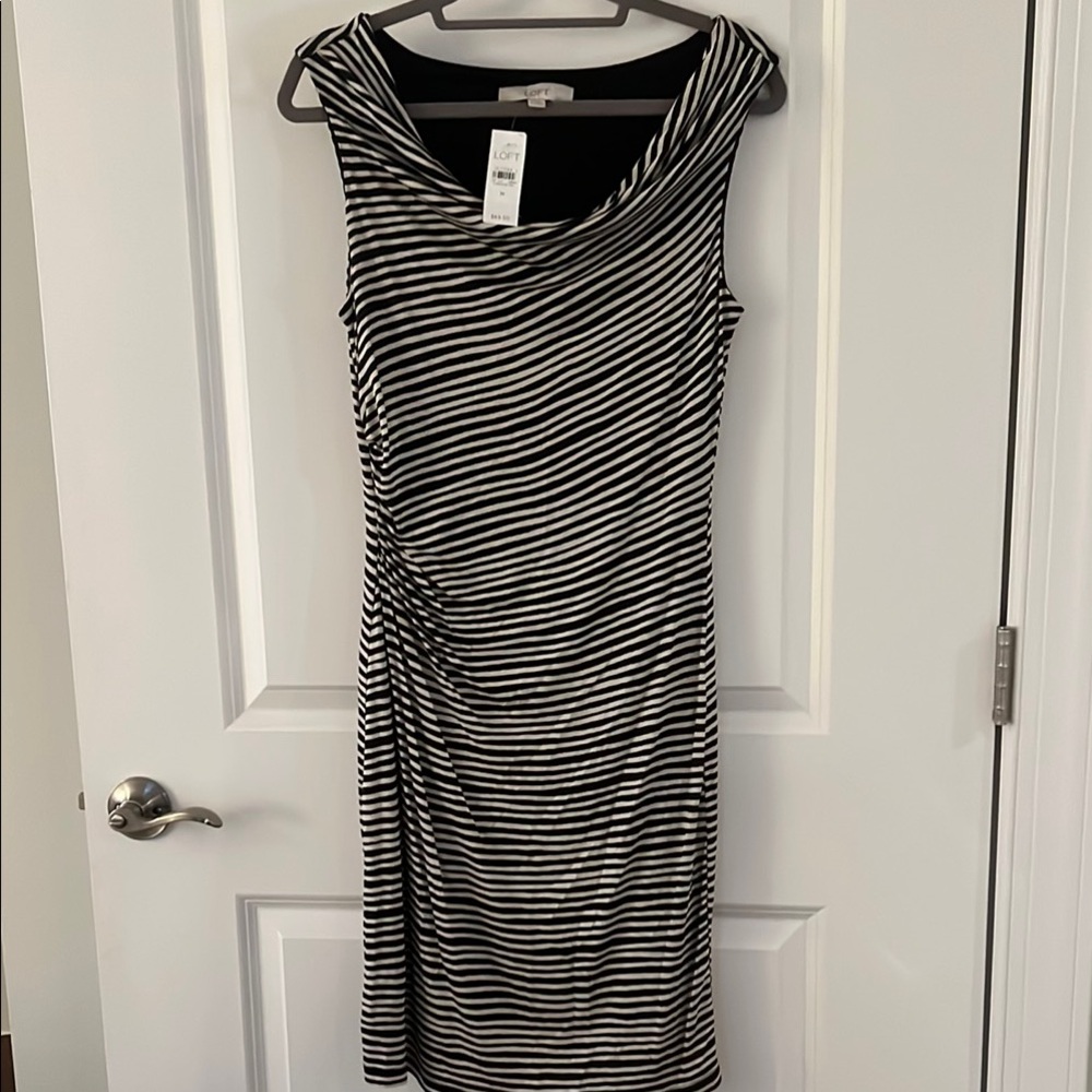 NWT-LOFT Black and Cream Ruched Sheath Midi Dress